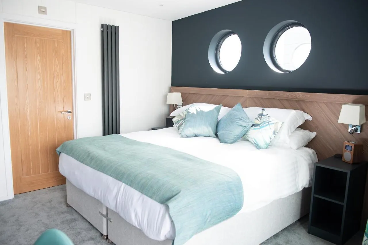 Rooms At Penarth Marina contacts