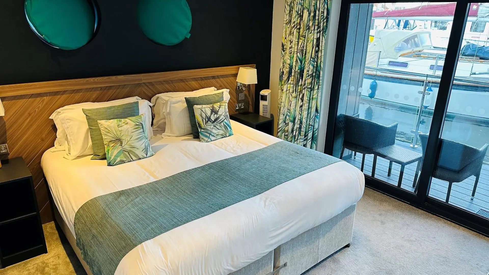 Rooms At Penarth Marina Cardiff Hotel